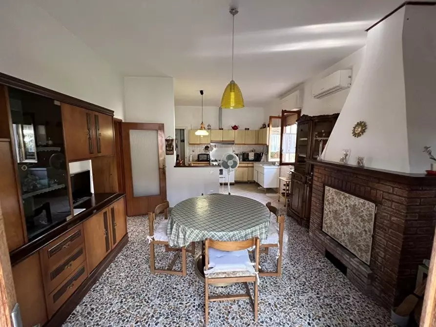 Immagine 9 di Villa in vendita  a Cecina