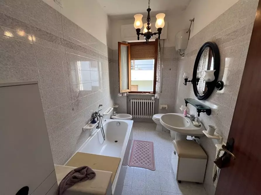 Immagine 24 di Villa in vendita  a Cecina