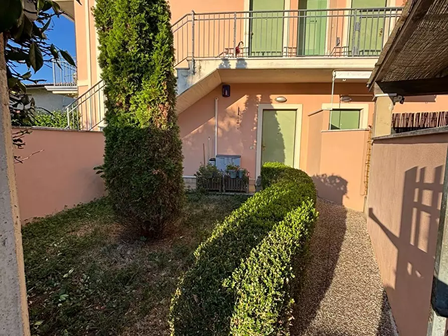 Immagine 4 di Appartamento in vendita  a Massa