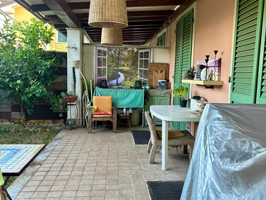 Immagine 5 di Appartamento in vendita  a Massa