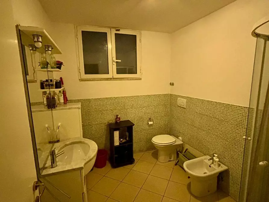 Immagine 18 di Appartamento in vendita  a Massa