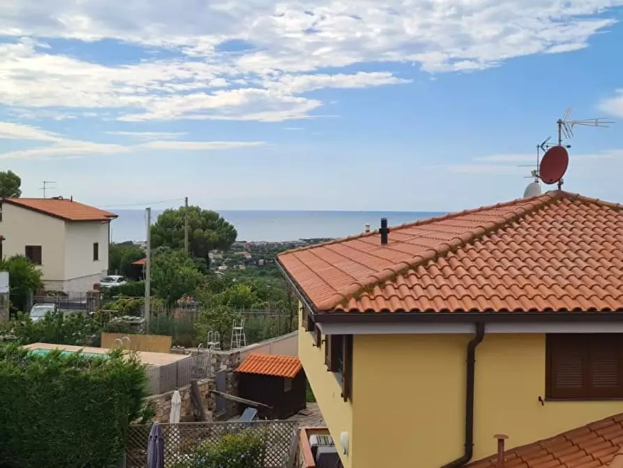 Immagine 33 di Villetta a schiera in vendita  a Livorno