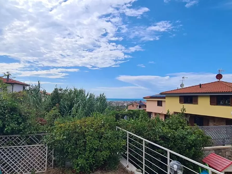 Immagine 34 di Villetta a schiera in vendita  a Livorno