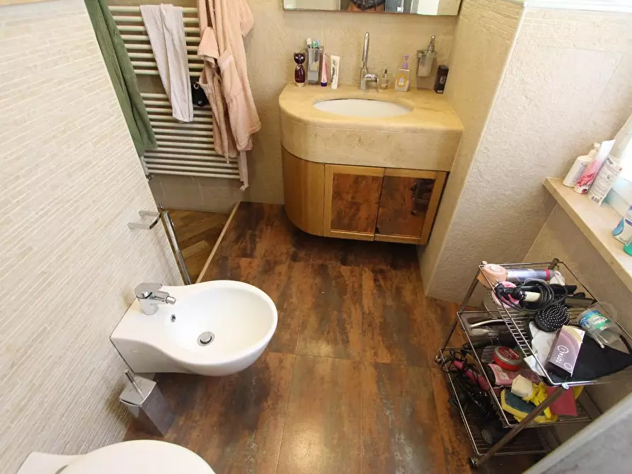 Immagine 15 di Appartamento in vendita  a La Spezia