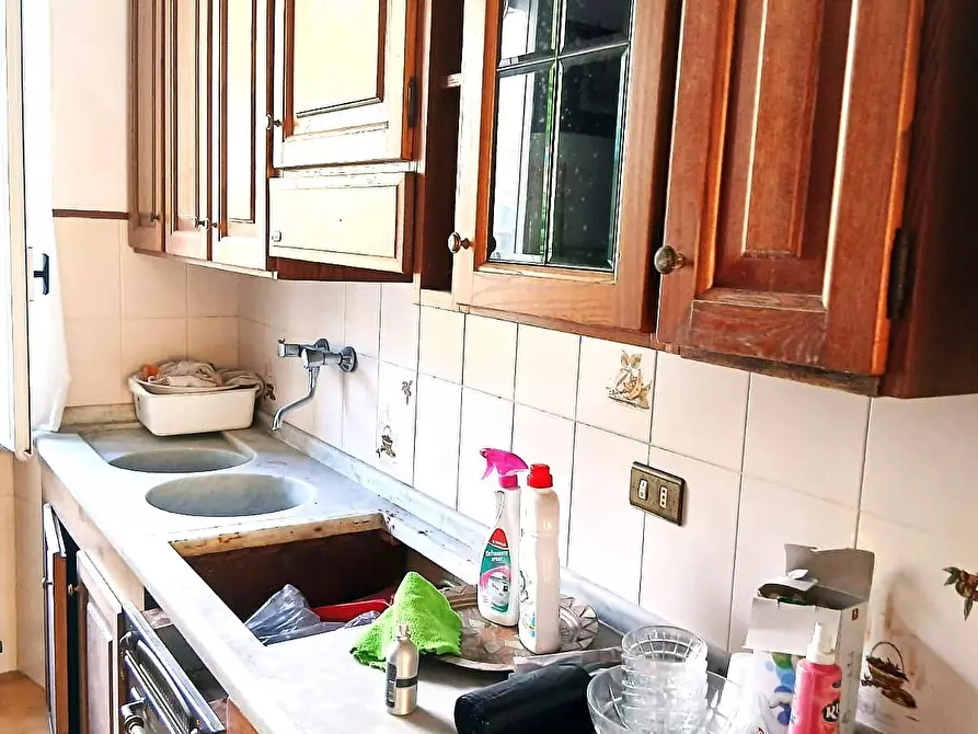 Immagine 5 di Appartamento in vendita  a Carrara