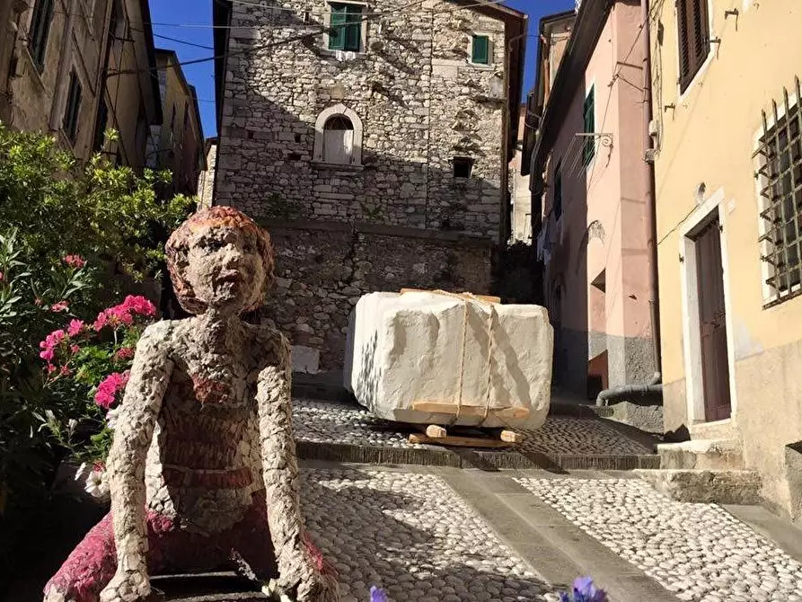 Immagine 24 di Appartamento in vendita  a Carrara