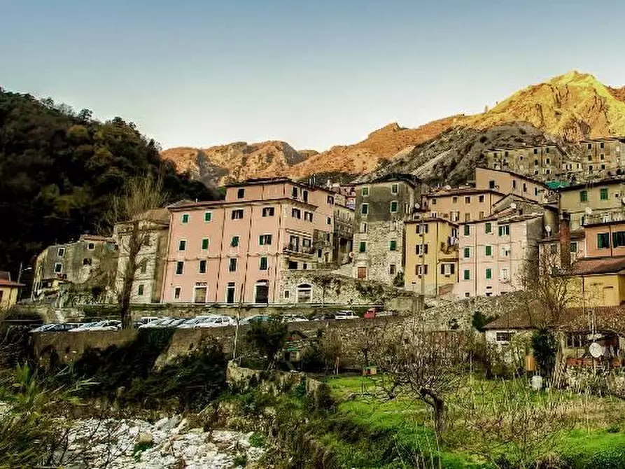 Immagine 30 di Appartamento in vendita  a Carrara