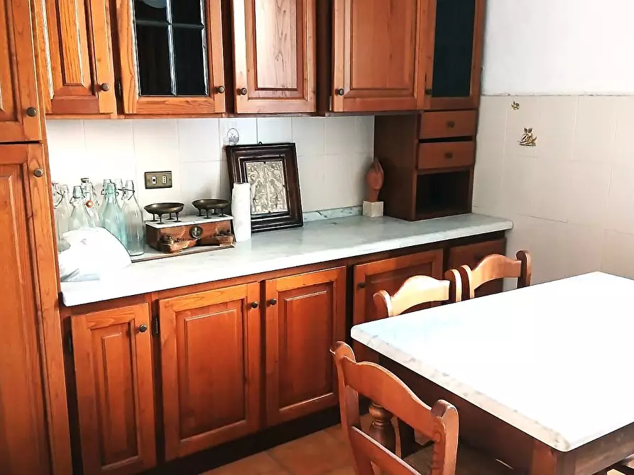 Immagine 4 di Appartamento in vendita  a Carrara