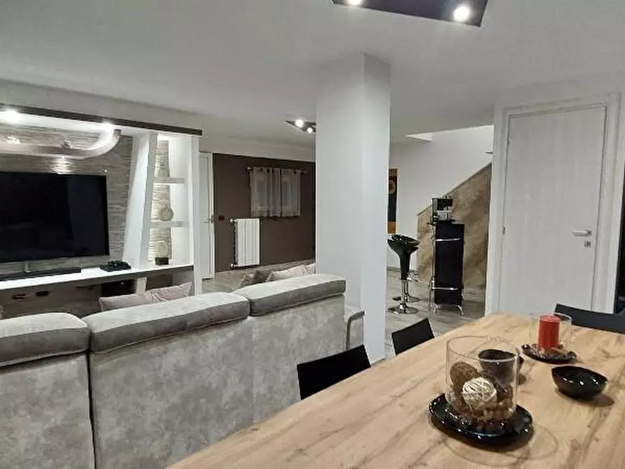 Immagine 33 di Villetta a schiera in vendita  a Serravalle Pistoiese