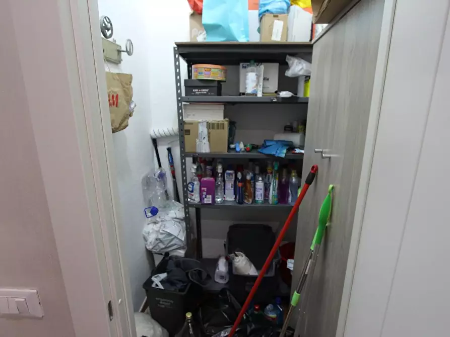 Immagine 11 di Appartamento in vendita  a La Spezia