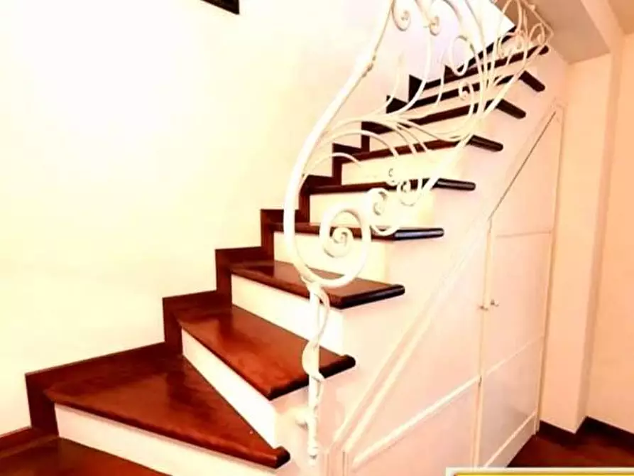 Immagine 17 di Appartamento in vendita  a Massa