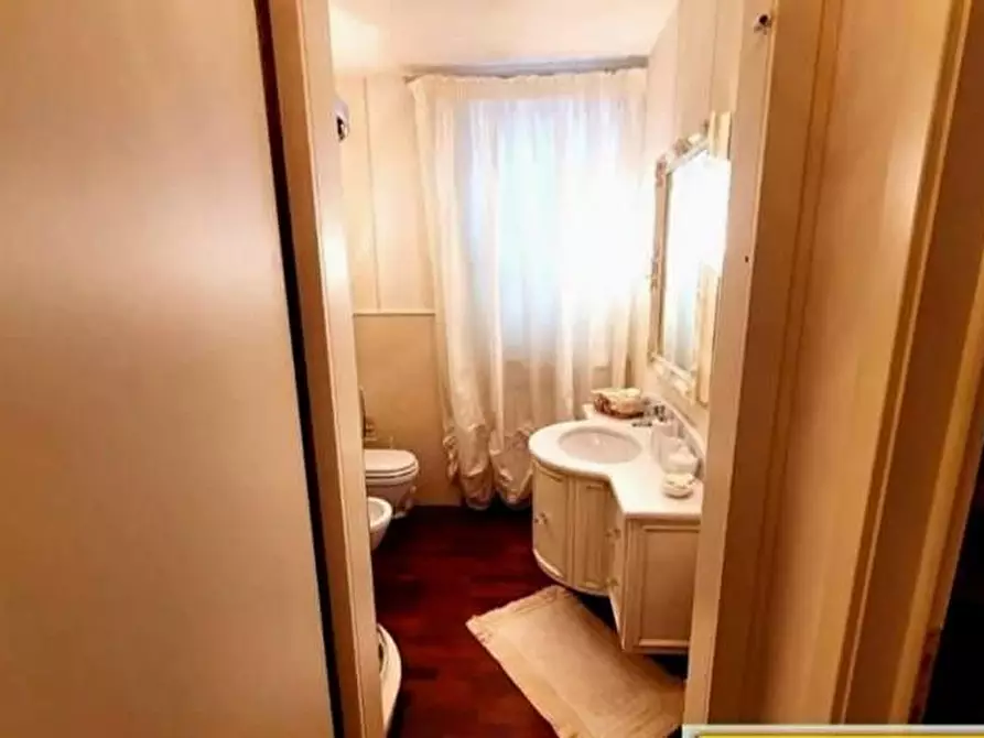 Immagine 15 di Appartamento in vendita  a Massa