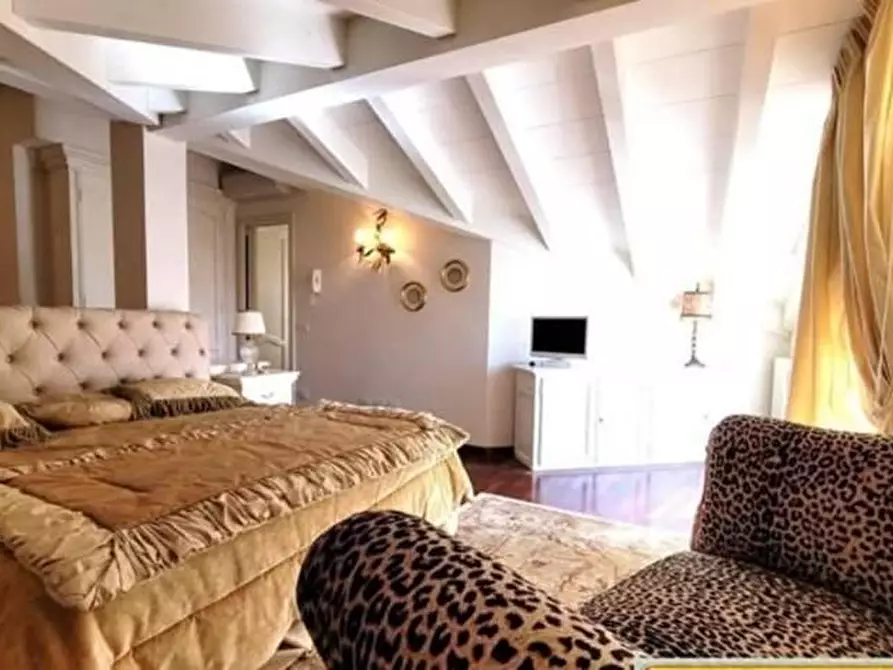 Immagine 23 di Appartamento in vendita  a Massa