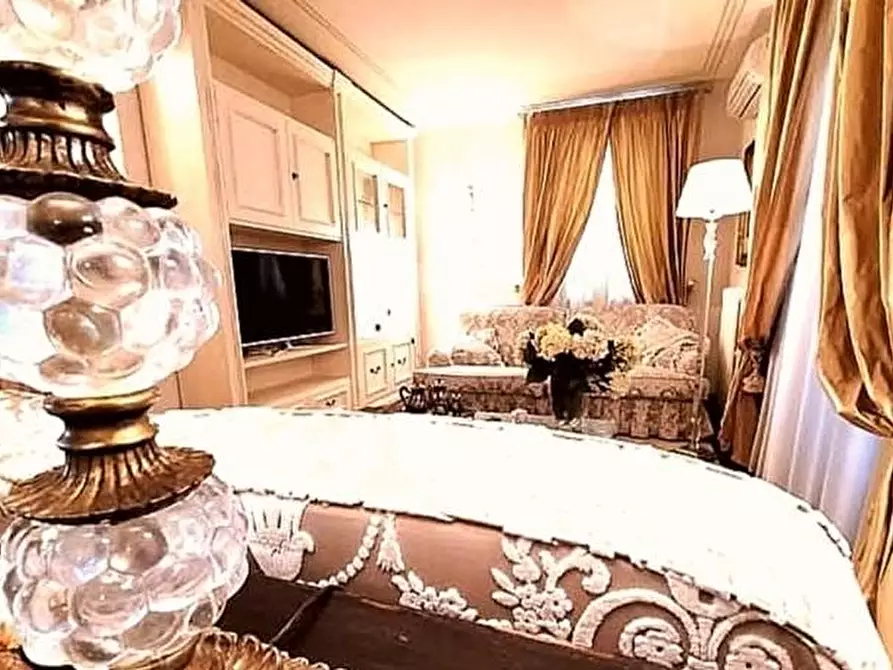 Immagine 4 di Appartamento in vendita  a Massa