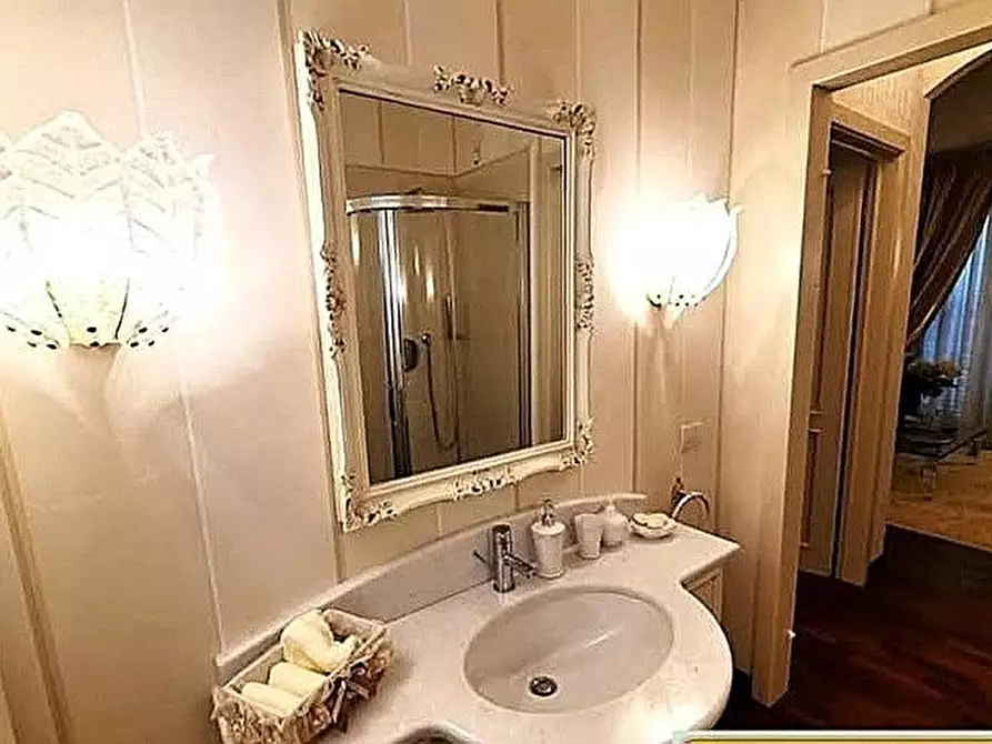 Immagine 14 di Appartamento in vendita  a Massa