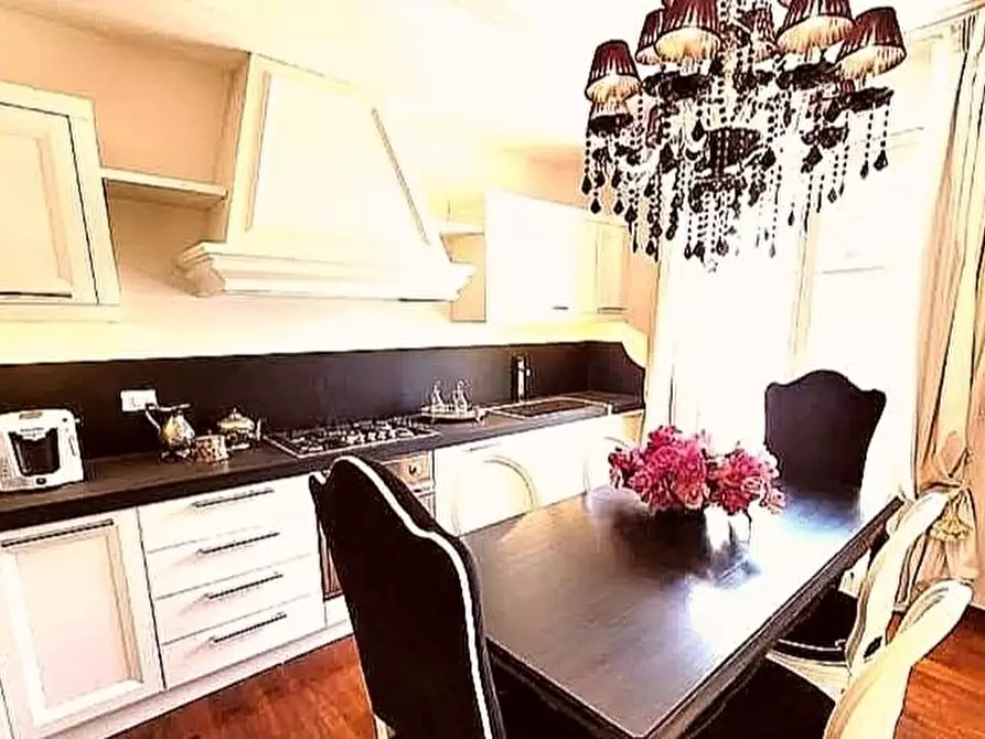 Immagine 5 di Appartamento in vendita  a Massa