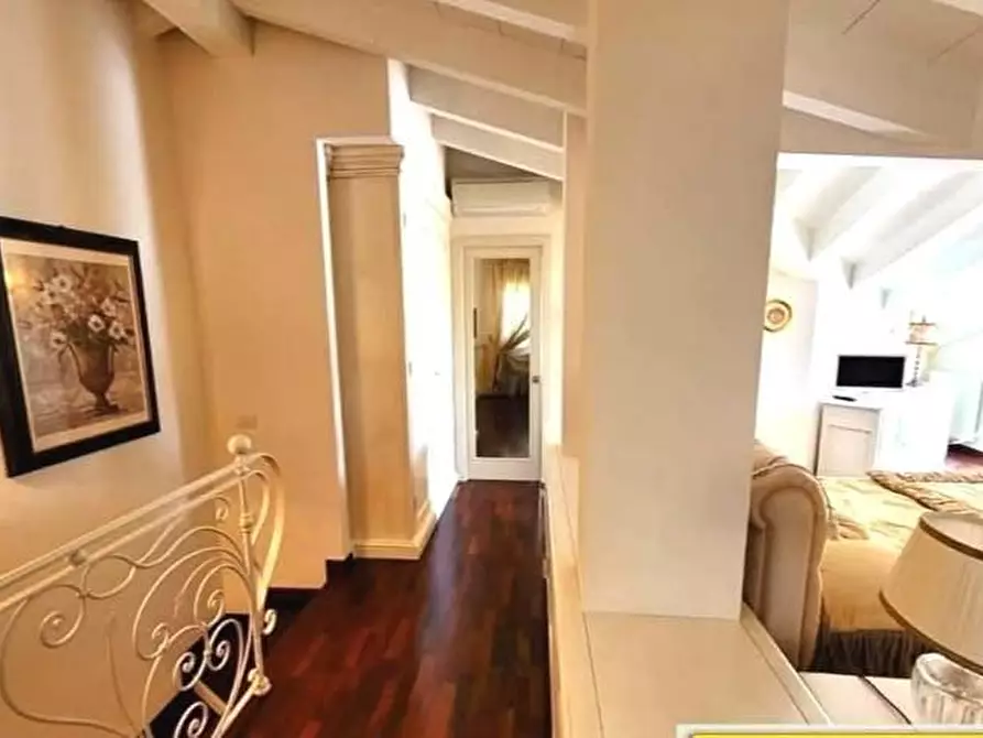 Immagine 21 di Appartamento in vendita  a Massa