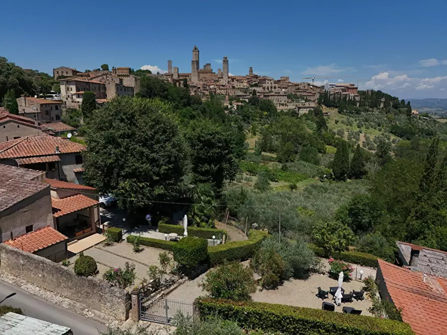 Immagine 1 di Villa in vendita  a San Gimignano