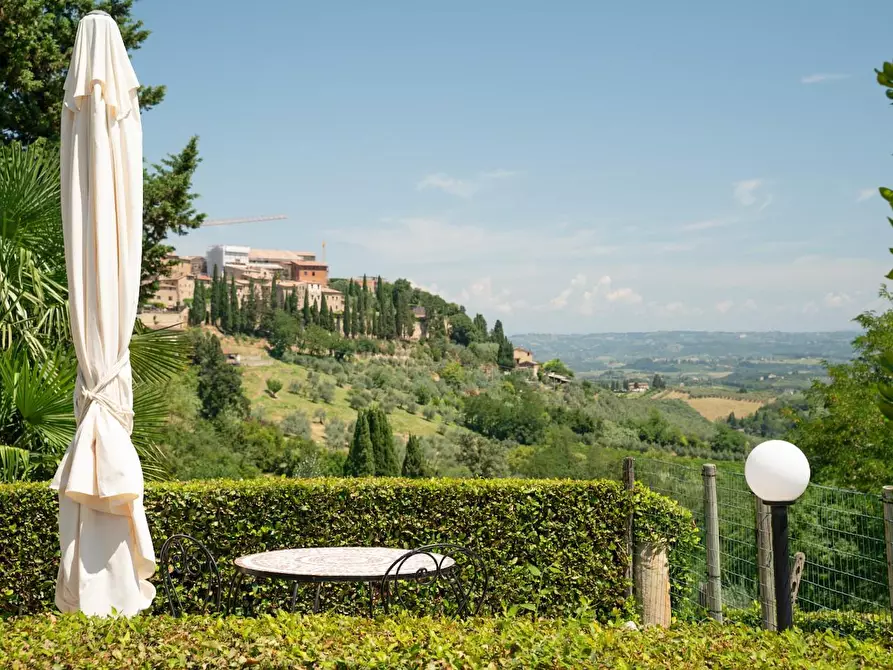 Immagine 36 di Villa in vendita  a San Gimignano