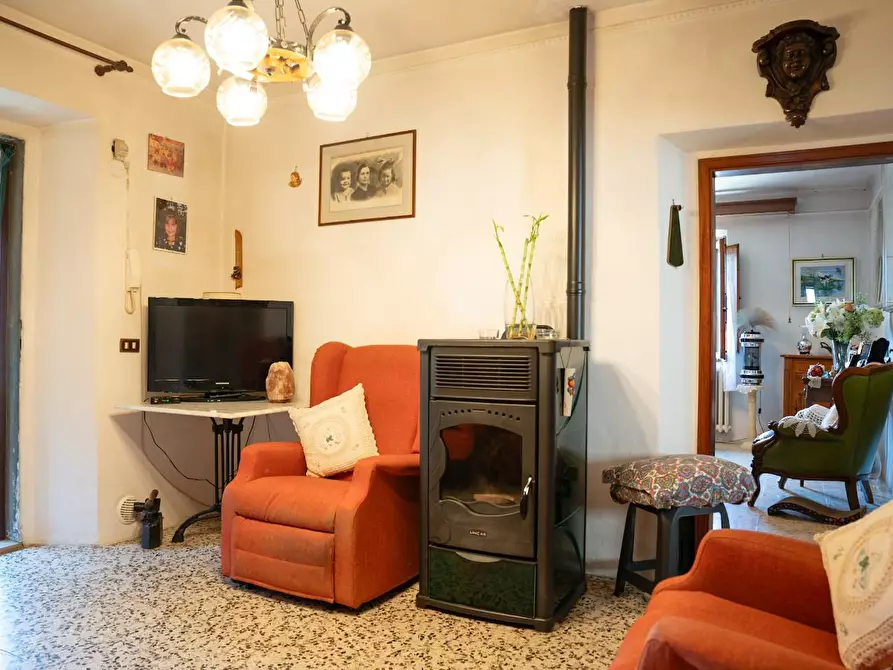 Immagine 6 di Villa in vendita  a San Gimignano