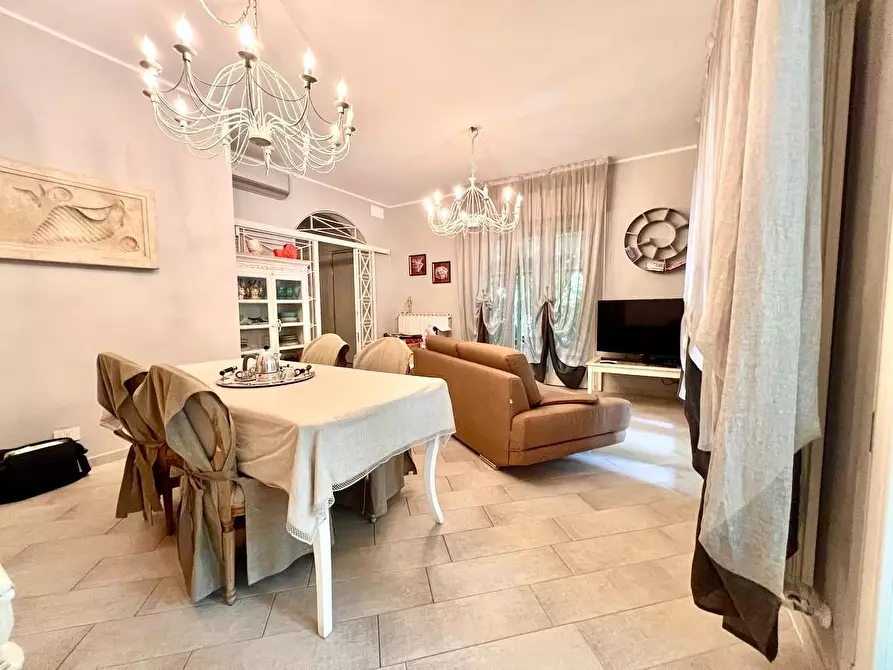 Immagine 11 di Casa bifamiliare in vendita  a Forte Dei Marmi