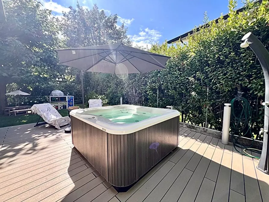 Immagine 4 di Casa bifamiliare in vendita  a Forte Dei Marmi