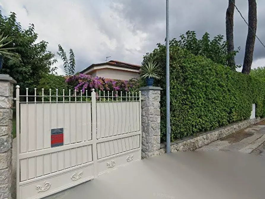 Immagine 9 di Casa bifamiliare in vendita  a Forte Dei Marmi