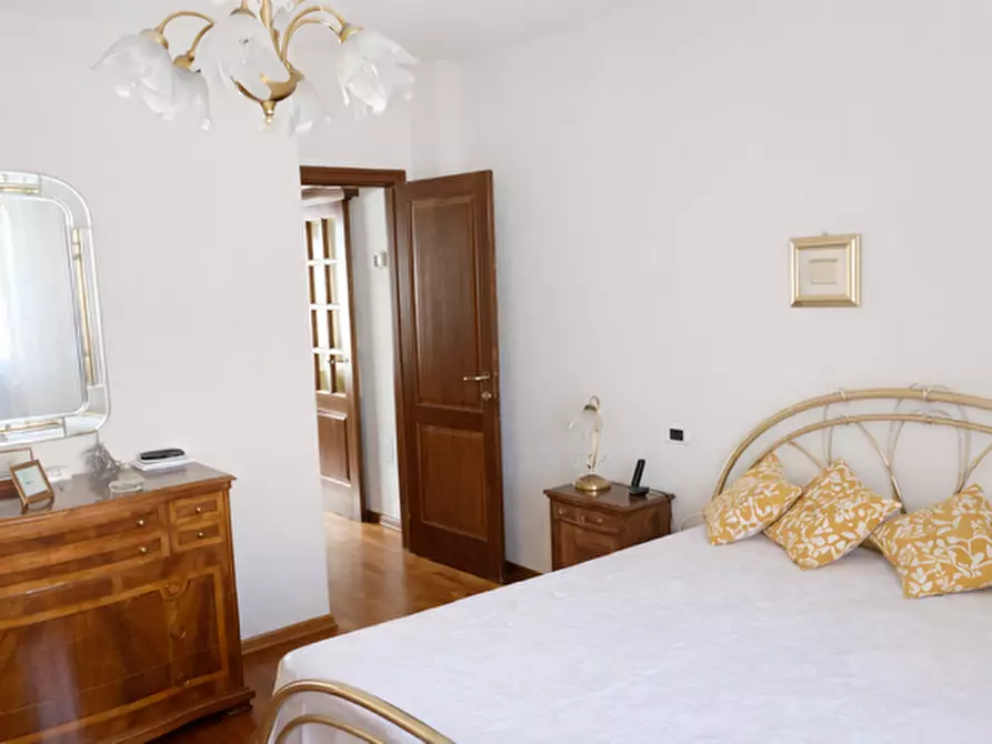 Immagine 10 di Casa bifamiliare in vendita  a Pisa