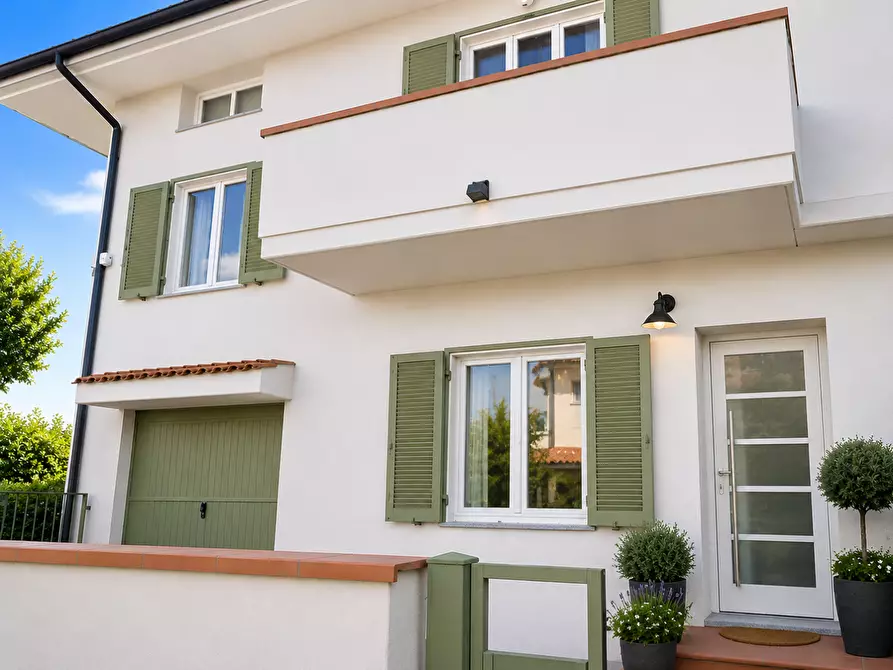 Immagine 2 di Casa bifamiliare in vendita  a Pisa
