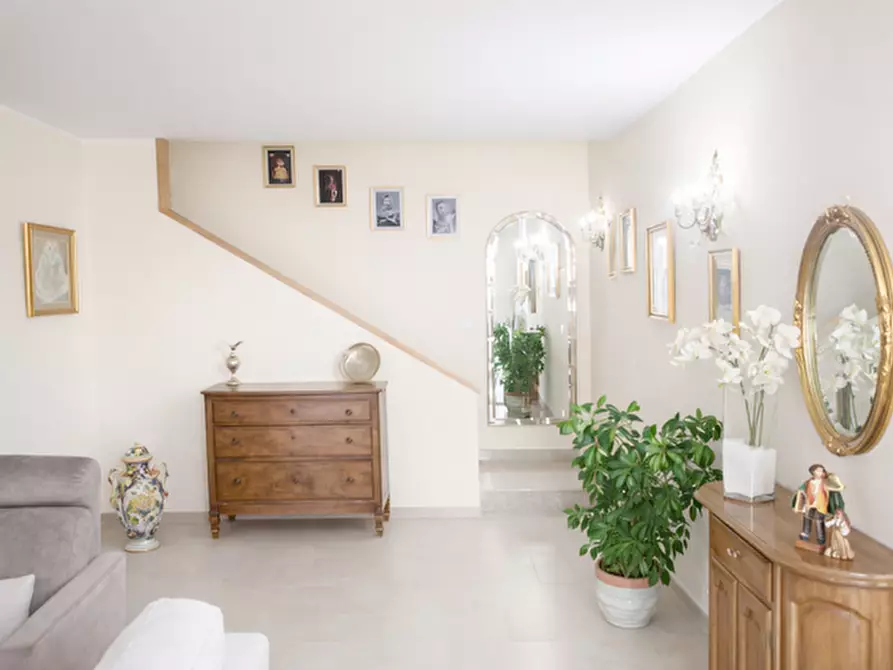 Immagine 1 di Casa bifamiliare in vendita  a Pisa
