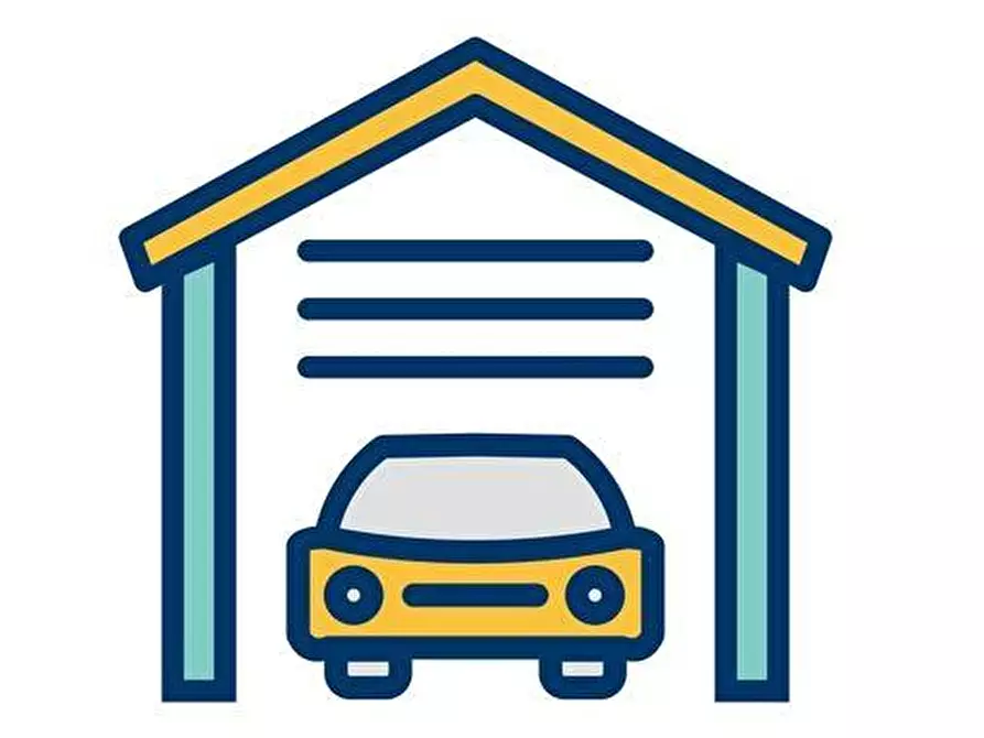 Immagine 1 di Garage in vendita  a Pisa