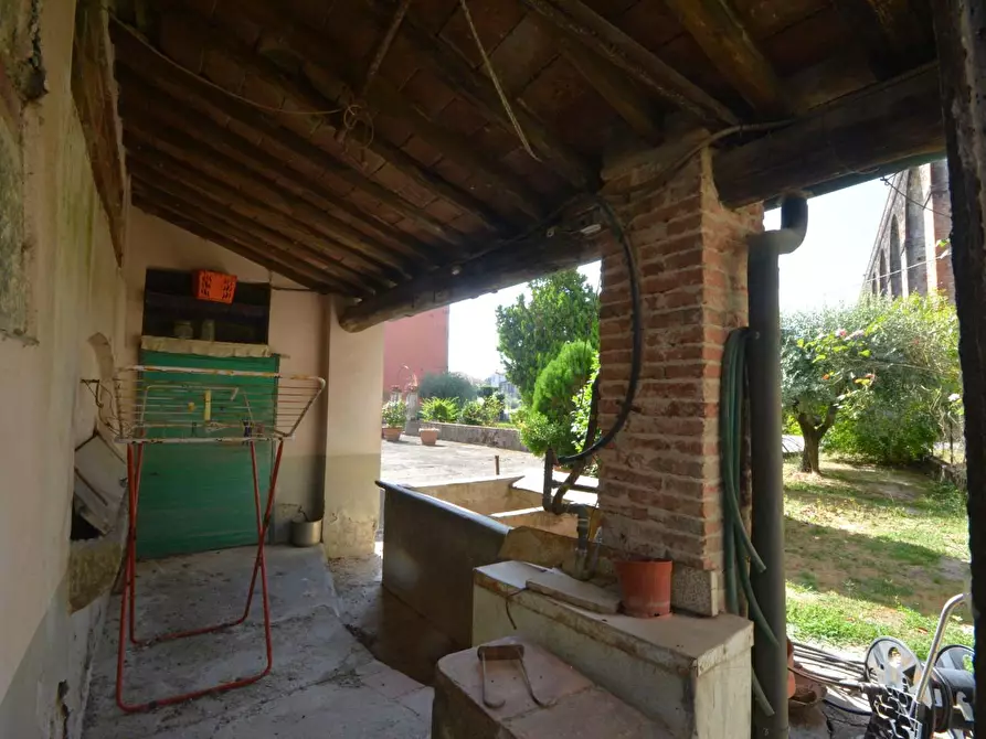 Immagine 21 di Casa bifamiliare in vendita  a Capannori