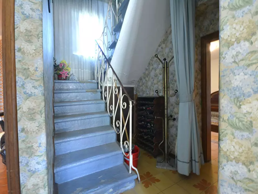 Immagine 10 di Casa bifamiliare in vendita  a Capannori