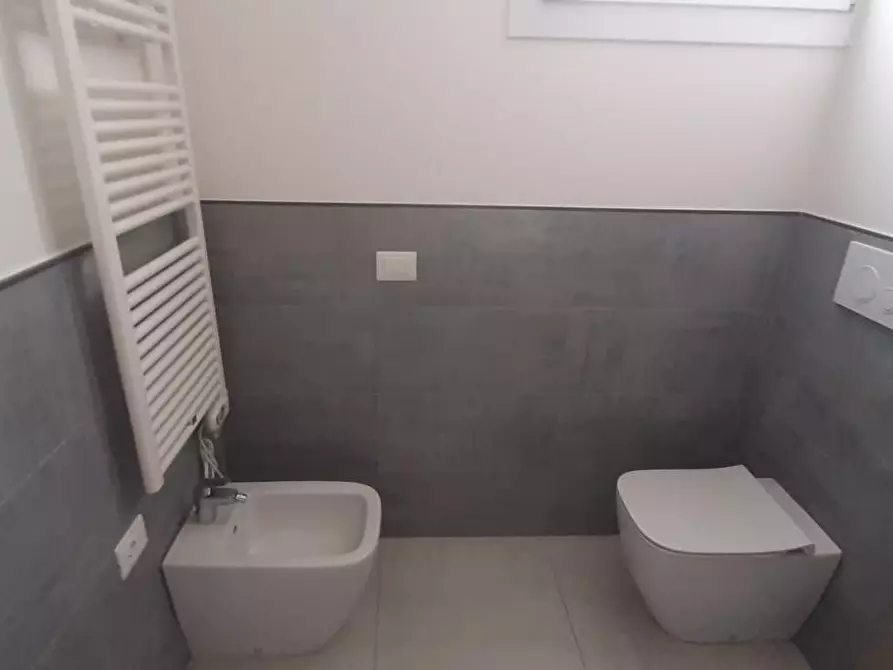 Immagine 12 di Appartamento in vendita  a Rosignano Marittimo