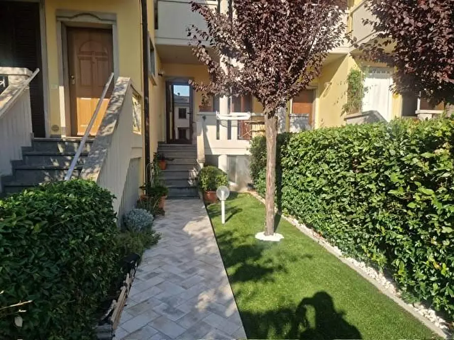 Immagine 19 di Villetta a schiera in vendita  a Rosignano Marittimo