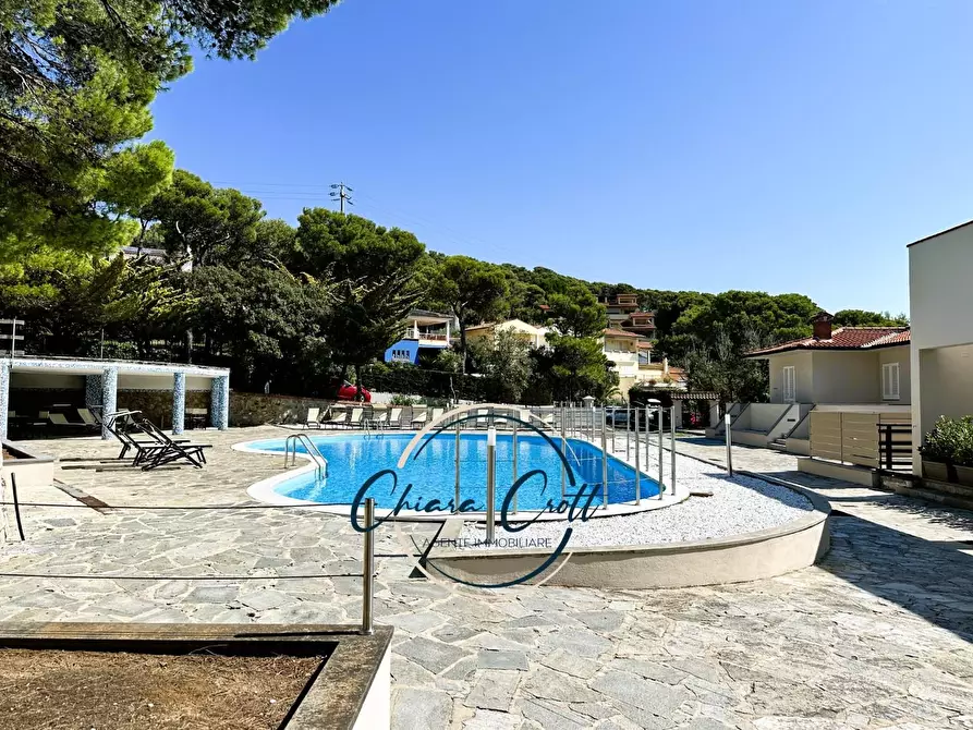 Immagine 13 di Appartamento in vendita  a Livorno