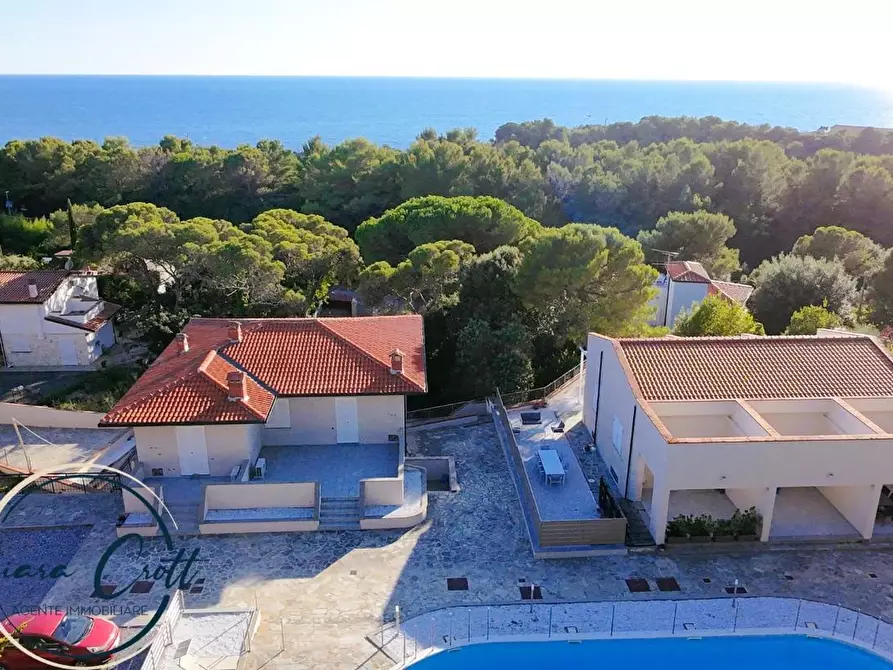 Immagine 3 di Appartamento in vendita  a Livorno