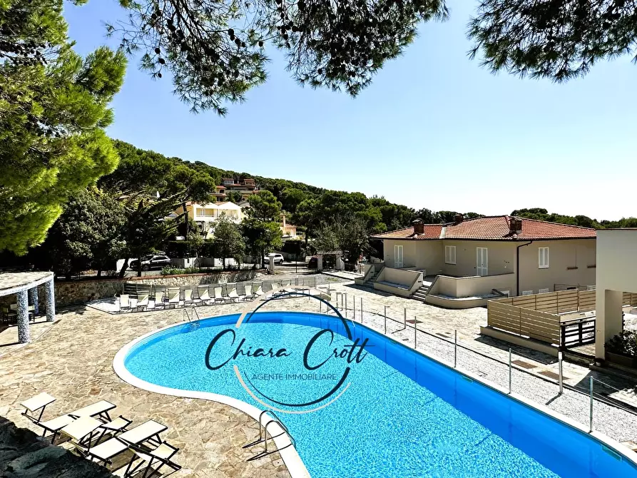 Immagine 11 di Appartamento in vendita  a Livorno