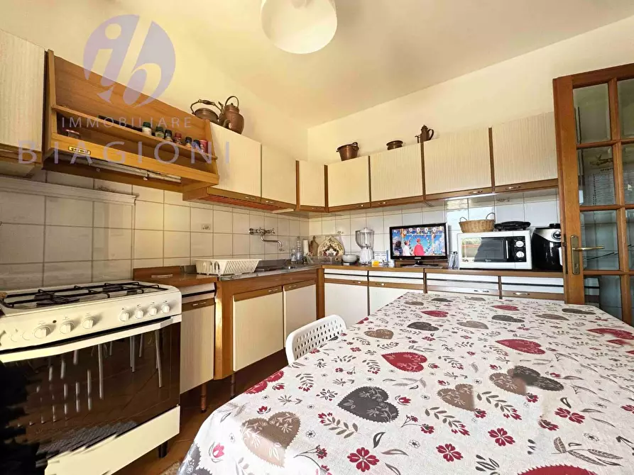 Immagine 15 di Appartamento in vendita  a Pietrasanta