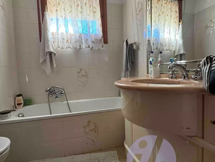 Immagine 32 di Appartamento in vendita  a Pietrasanta