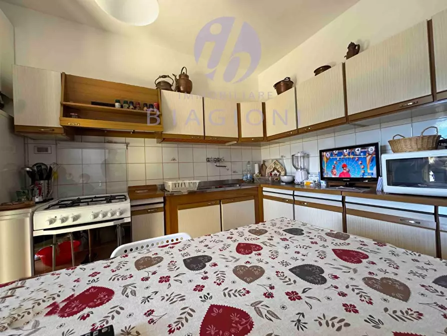 Immagine 12 di Appartamento in vendita  a Pietrasanta