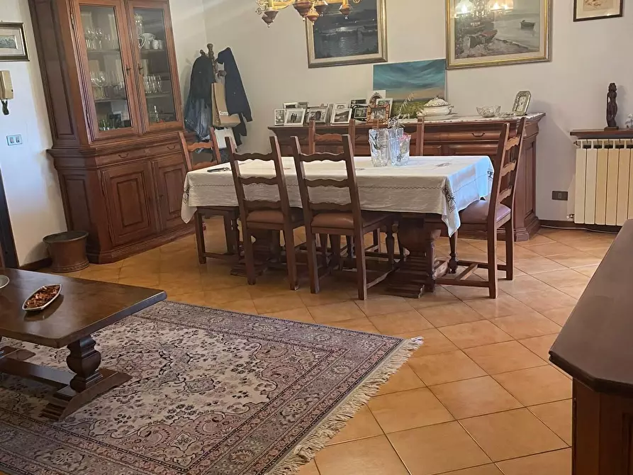 Immagine 5 di Appartamento in vendita  a Pietrasanta