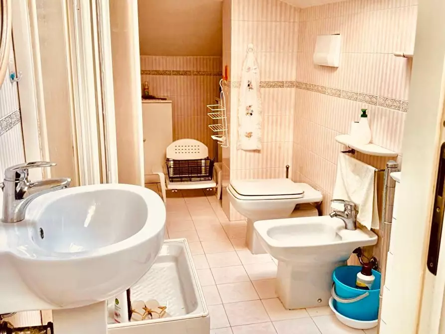 Immagine 19 di Appartamento in vendita  a Carrara