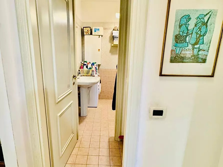 Immagine 12 di Appartamento in vendita  a Carrara