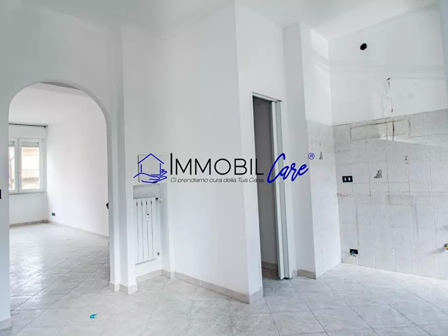 Immagine 5 di Appartamento in vendita  a Livorno