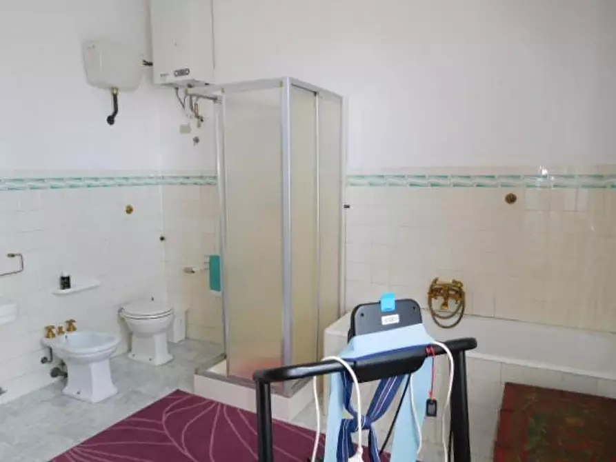 Immagine 17 di Villa in vendita  a Pisa