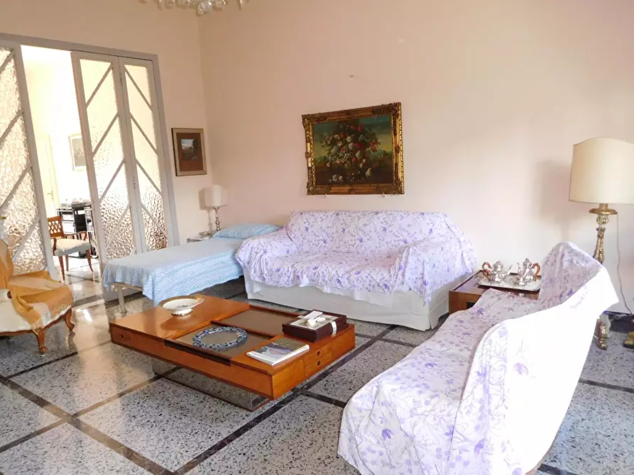 Immagine 2 di Villa in vendita  a Pisa