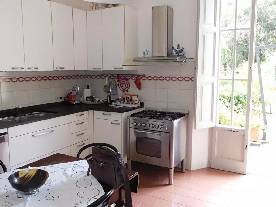 Immagine 8 di Villa in vendita  a Pisa