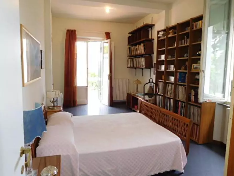 Immagine 15 di Villa in vendita  a Pisa