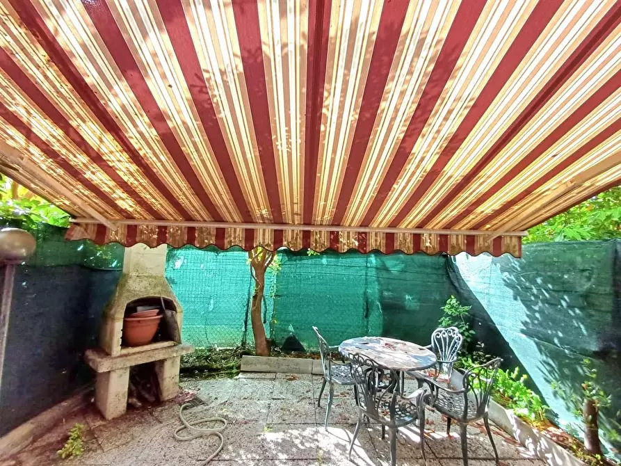 Immagine 14 di Villetta a schiera in vendita  a Massa